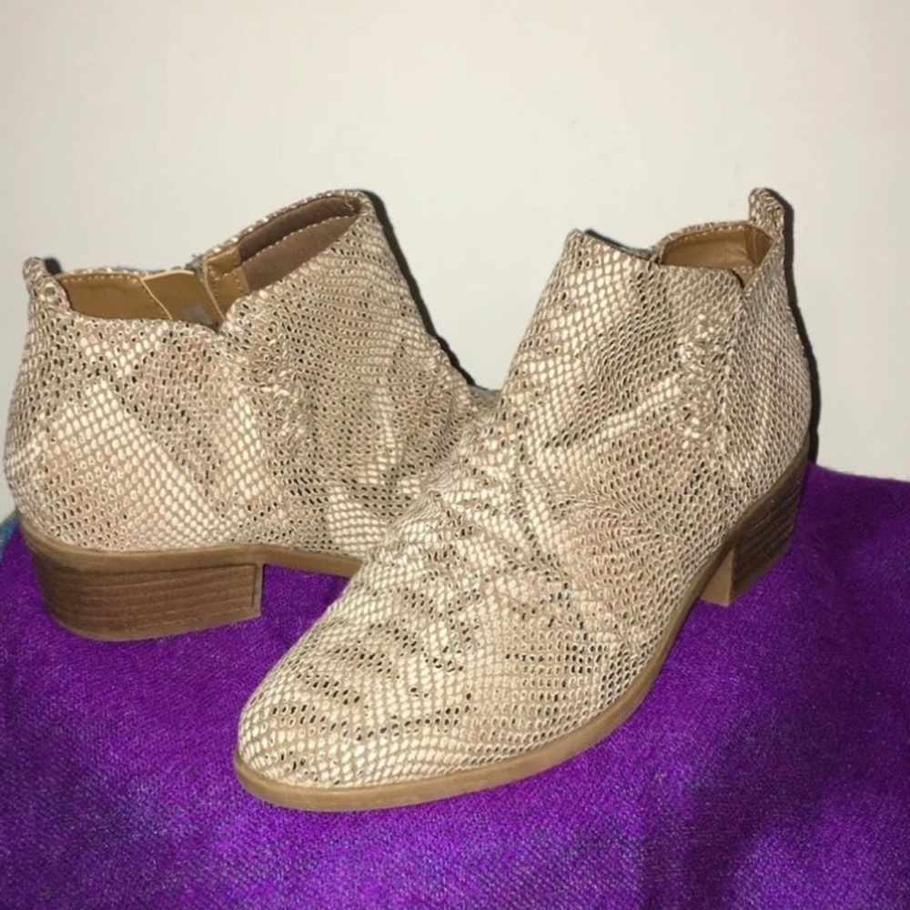 Bare Traps Ankle Booties  Size 8